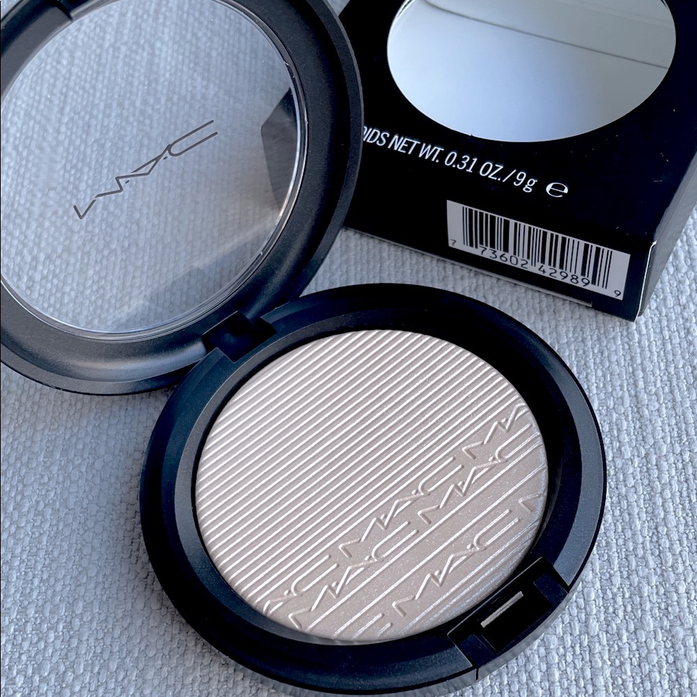 MAC EXTRA DIMENSION SKINFINISH HIGHLIGHTER - double gleam